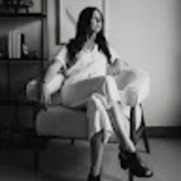 Meet your Posher, Hayley - Picture 1 of 1